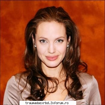 ���Angelina Jolie��� - DeeDee - Actori