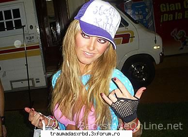 ##~~Fii PriMuL~~## - nu am decat pe asta :( trebe neaparat caciulitza? - Anahi