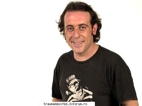 Los Serranos - Hombre extrovertido casado con Candela con la que - Novele