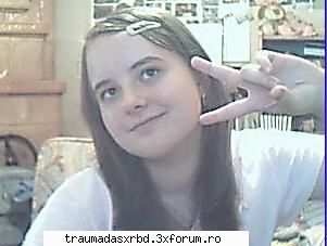 :d eu sunt catalina, am aprope 15 ani si locuiesc in :hi: ~~poze cu userii~~