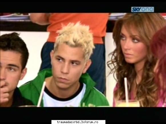 Poze si capturi - schwarz_girl_heart - RBD-La Familia