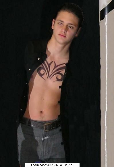 Sus pomas y su anaconda! - Deyutza_RbD - Christopher