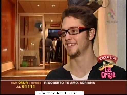ucker nuestro bb poarta ochelari - voi ce spuneti eu zik k ii sta frumos - Christopher